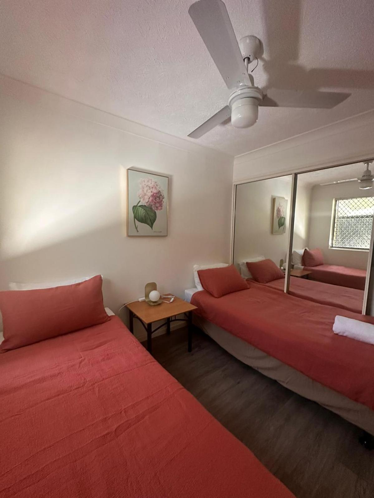 Hotel Surfers Tradewinds à Gold Coast Extérieur photo